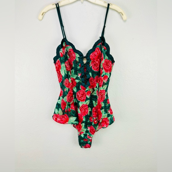 Vintage Victoria’s Secret Gold Label Green Velvet Red Rose Print Bodysuit - Picture 2 of 7